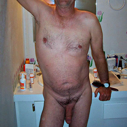 Benny vill träffa unga kåta tjejer