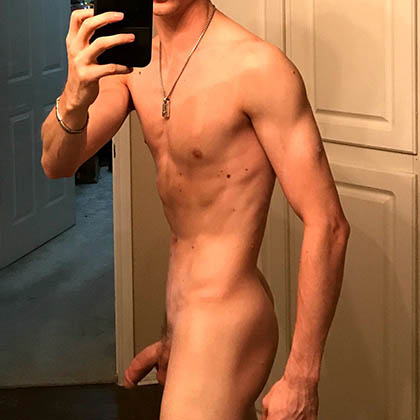 Joakim söker kvinnor för sköna sexträffar