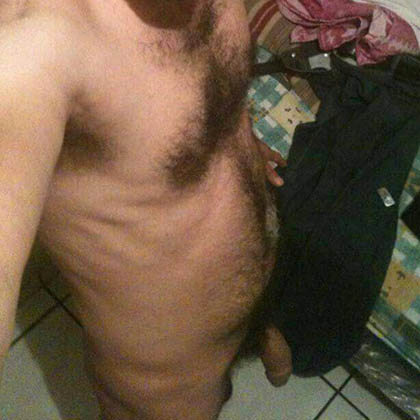 Niklas söker en snygg och kåt tjej som ha det roligt en stund