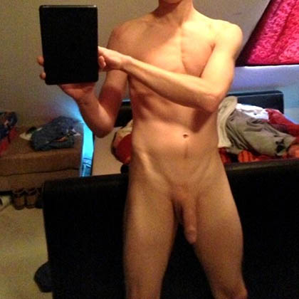 Seth söker en tjej för sköna, trevliga, spännande, sexiga träffar