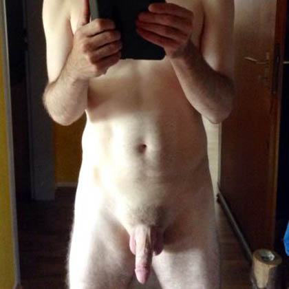 Timothy undrar om det finns någon kvinna som är intresserad av att ha ett förhållande