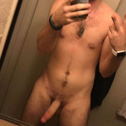 Denis är en blyg kille söker efter en mysig tjej mellan 18-35 år