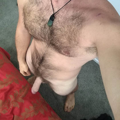 Lukas gillar sex och tycker om det mesta från vanligt sex till kinky sex