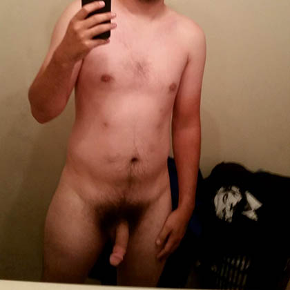 Ricky är en kille som älskar sex och gillar att prova på nya saker i sängen