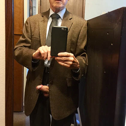 Ivar vill att du kissar på honom och låter honom dricka ditt piss