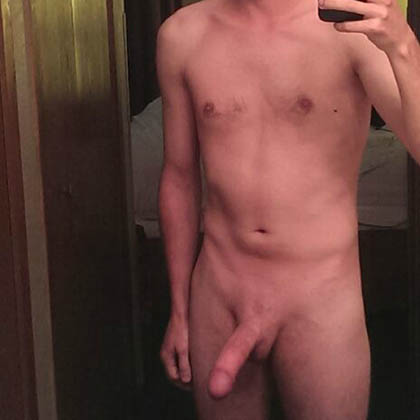 Colin är inte så bra på att knulla men vill ha en tjej som kan lära honom