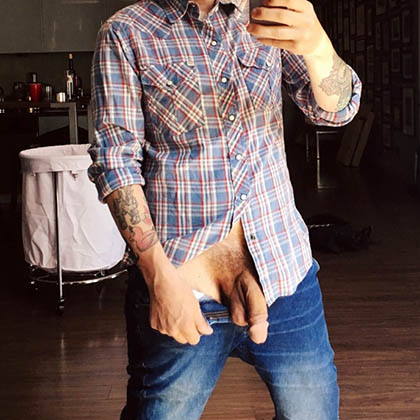 Klas söker tjej som vill ha kuk i alla hål