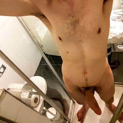 Mickael älskar att slicka fitta mycket och länge