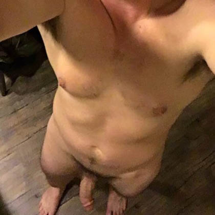 Jonatan söker jättekåta tjejer/kvinnor