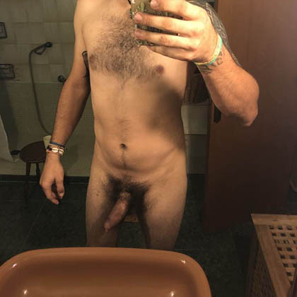 Lowe söker heta tjejer/kvinnor för spännande äventyr