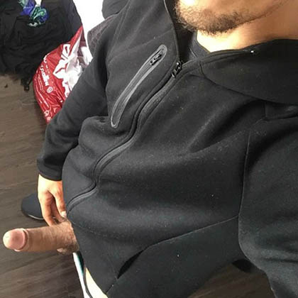Anton söker knullkontakt för härliga stunder