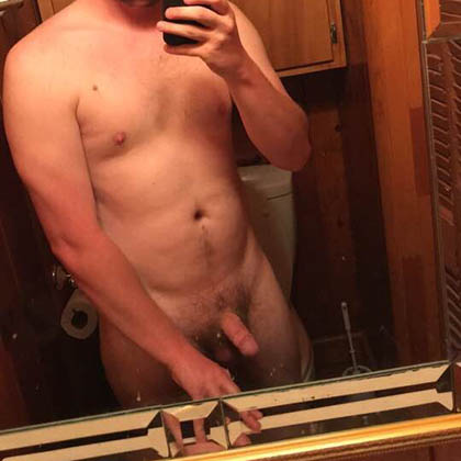 Alexander söker modeller för mode och porr