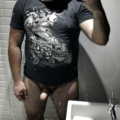 Nicolas söker ung tjej