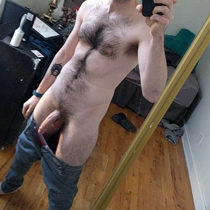 Max söker killar för gruppsex