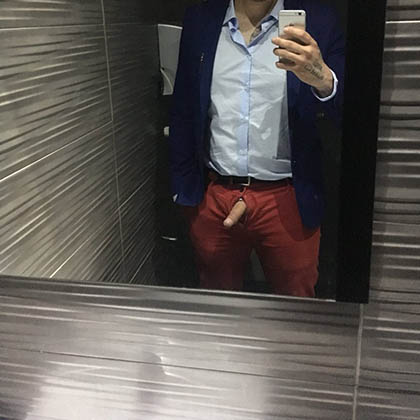 Nino söker tjej för trevliga, lekfulla sexträffar